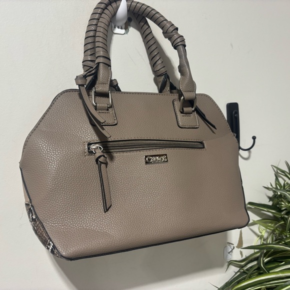 ❤️Carlos by Carlos Santana Rosa Tassel Handbag - Picture 3 of 7